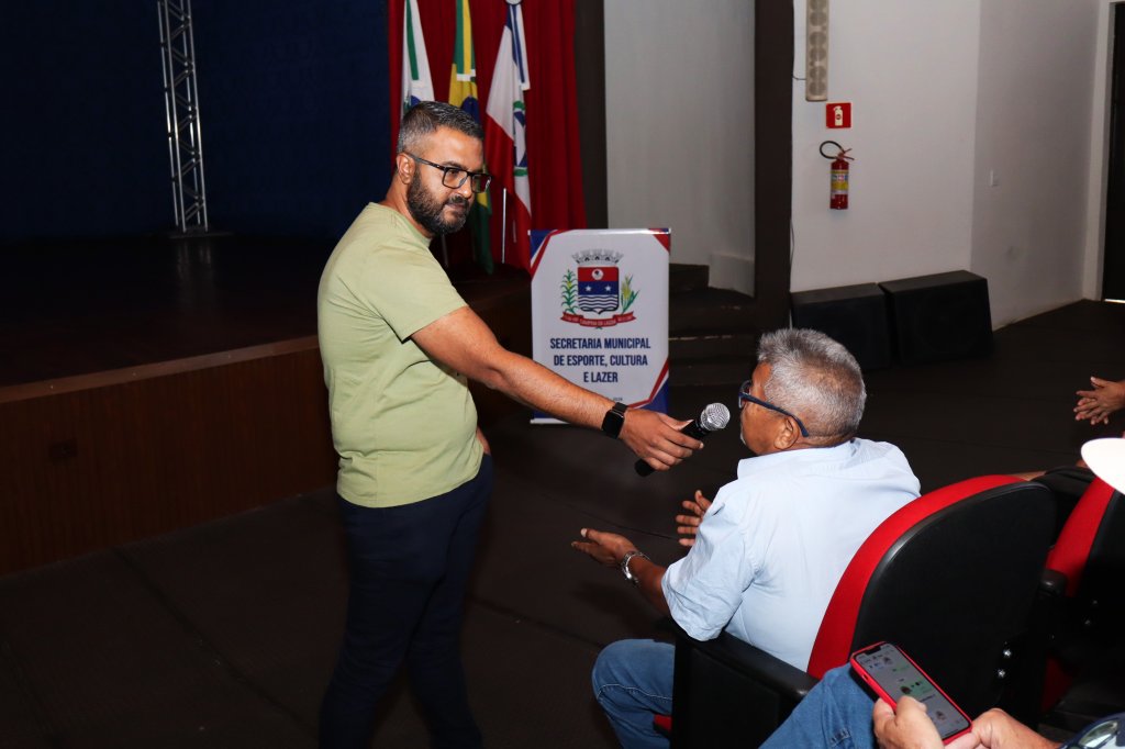 Audiência Pública Debate Oscilações de Energia em Casa da Cultura
